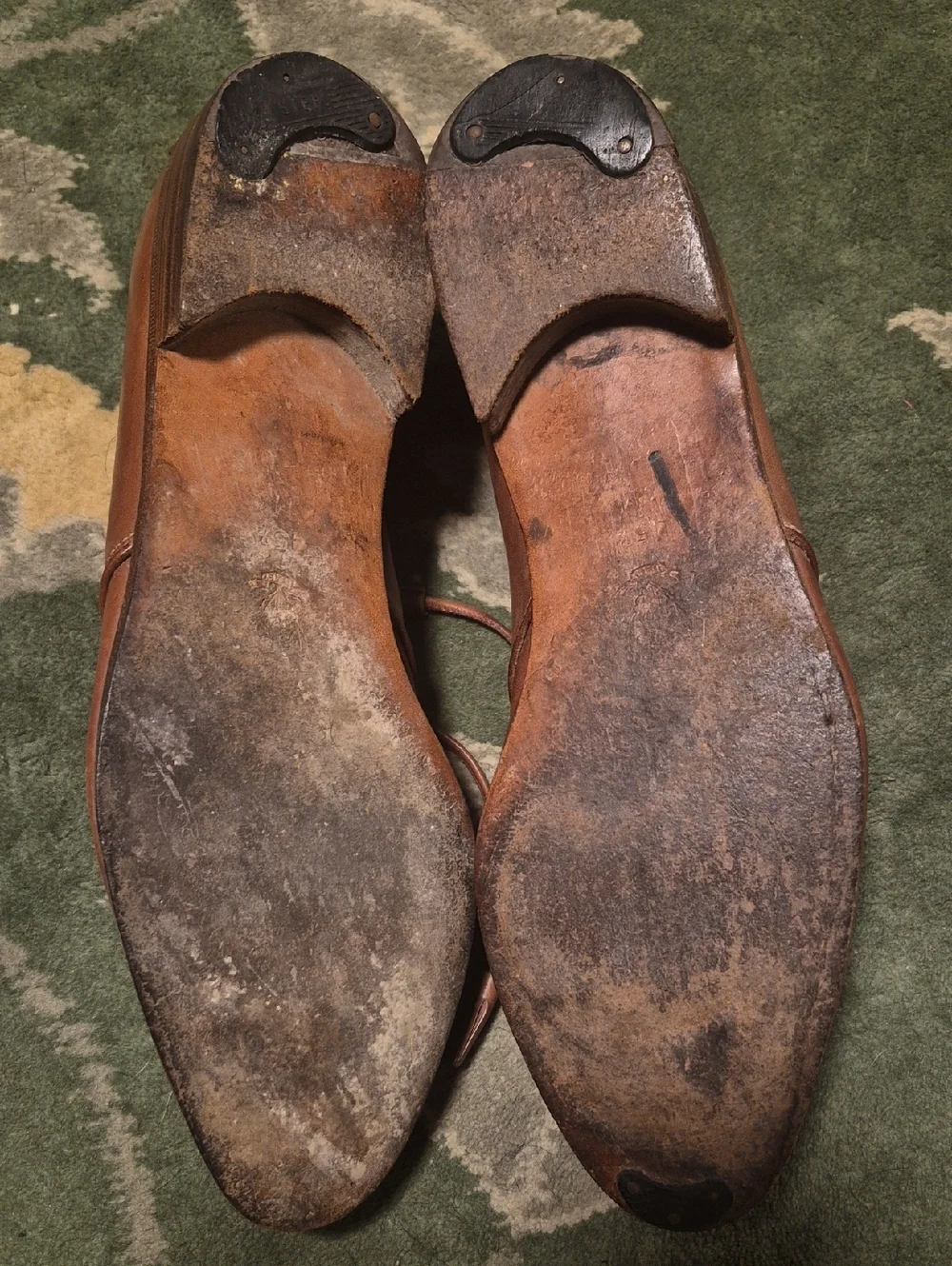 Gucci Men’s Brown Leather Chukka Lace-Up Boots